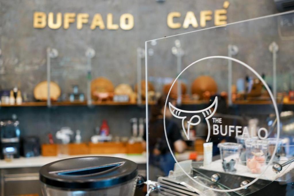 The Buffalo Amphawa Samut Songkhram Екстериор снимка